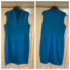NWT T Tahari sleeveless v-neck dress